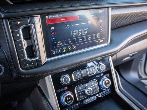 Used 2021 GMC Yukon XL Denali image 22