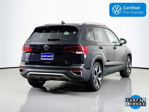 Certified 2022 Volkswagen Taos SEL w/ Panoramic Sunroof Package image 7