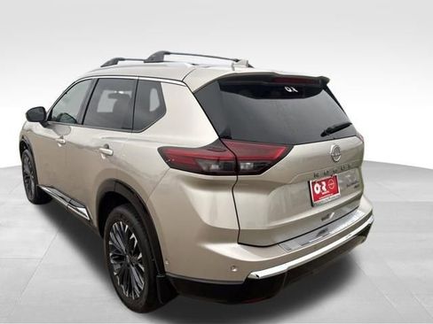 Used 2025 Nissan Rogue Platinum AWD/4WD image 4