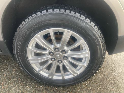 Used 2018 Cadillac XT5 AWD image 14