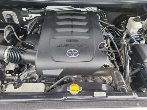 Used 2015 Toyota Tundra SR5 w/ Tow Package RWD image 30