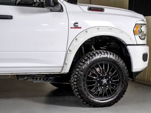 Used 2024 RAM 3500 Tradesman w/ Chrome Appearance Group image 8