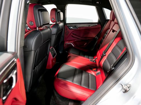 Used 2022 Porsche Macan GTS w/ Sport Chrono Package image 38