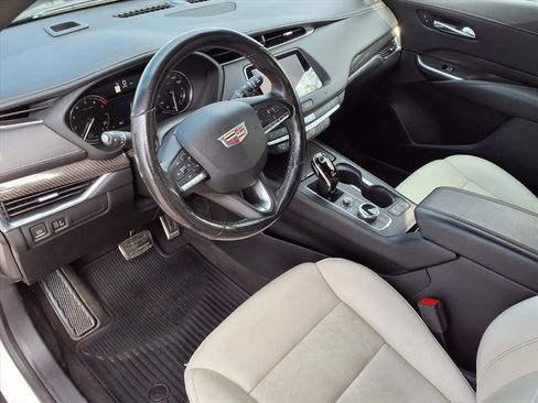 Used 2020 Cadillac XT4 Sport image 4