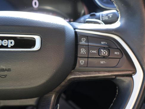 Used 2021 Jeep Grand Cherokee L Limited w/ Luxury Tech Group II image 37