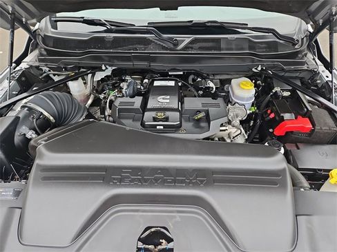 Used 2024 RAM 2500 Laramie image 29