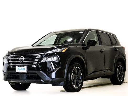 Used 2025 Nissan Rogue SV AWD/4WD image 3