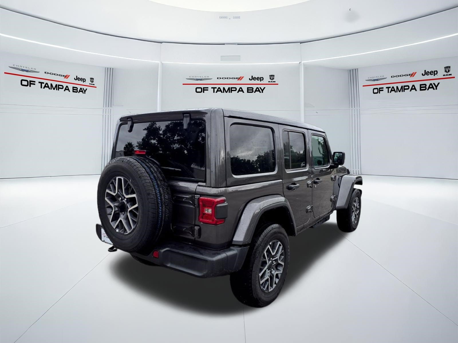 Used 2026 Jeep Wrangler Unlimited Sahara AWD/4WD image 6