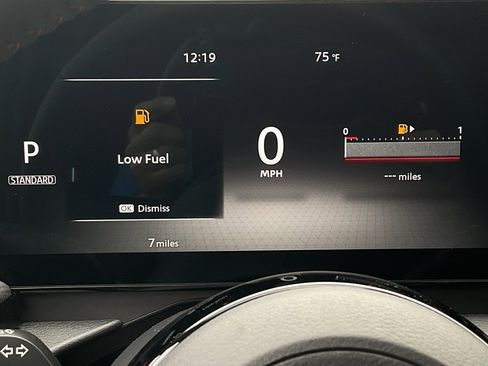 New 2025 Nissan Kicks SR image 21