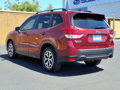 Used 2020 Subaru Forester Premium AWD/4WD image 5