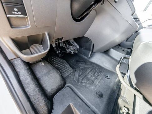 New 2025 Ford Transit 250 148 Medium Roof image 23