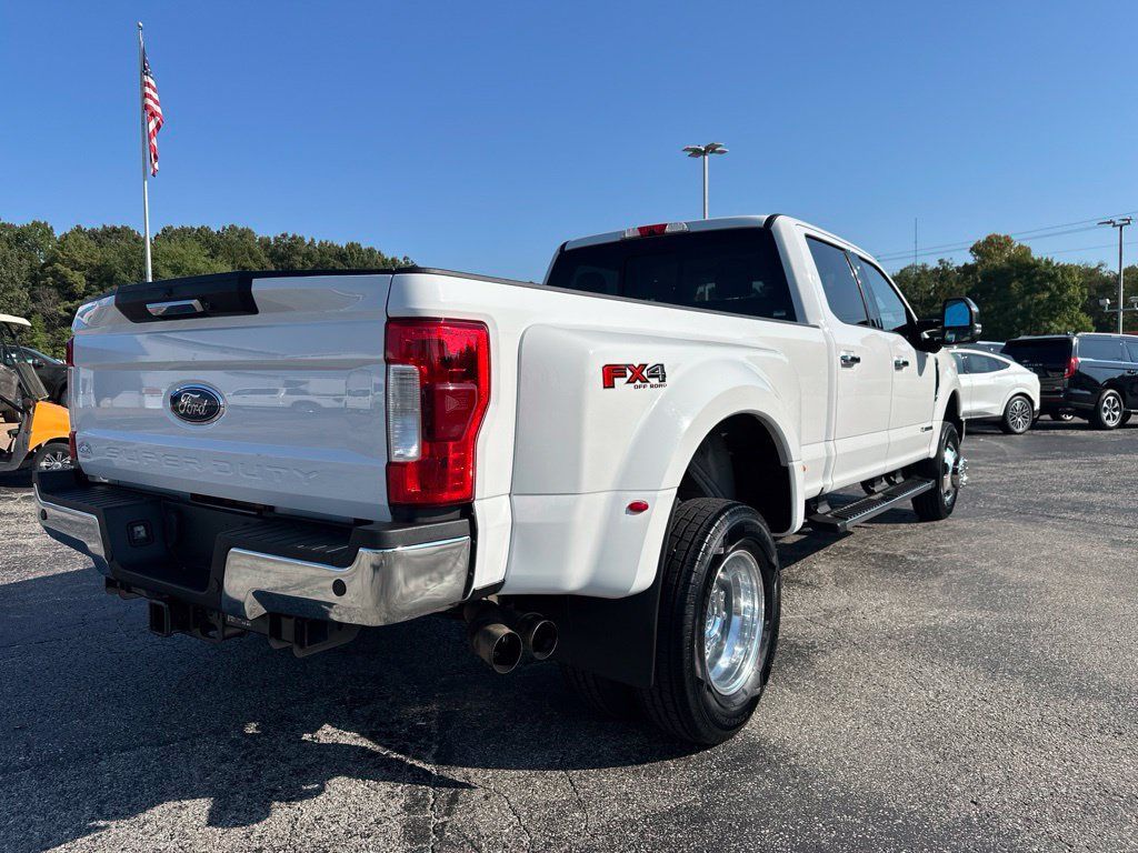Used 2019 Ford F350 Lariat w/ Chrome Package AWD/4WD image 3