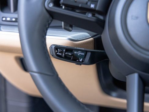 New 2026 Porsche Cayenne AWD/4WD image 34
