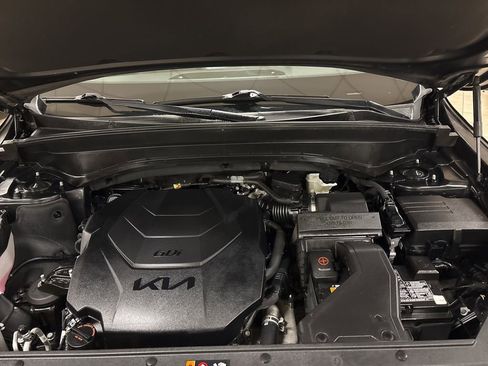 Used 2023 Kia Telluride LX image 41