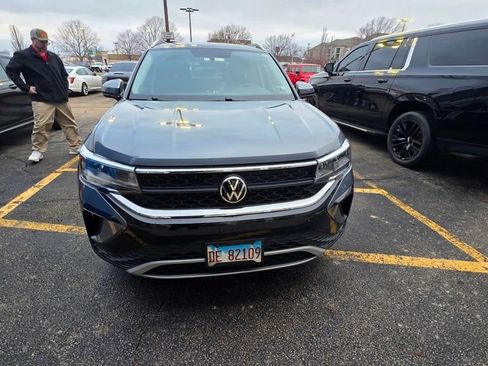 Used 2022 Volkswagen Taos SE image 7