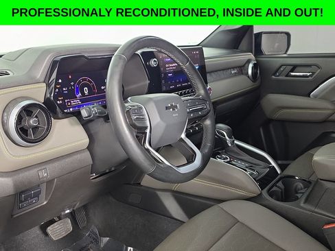 Used 2024 Chevrolet Colorado ZR2 w/ ZR2 Convenience Package III AWD/4WD image 8