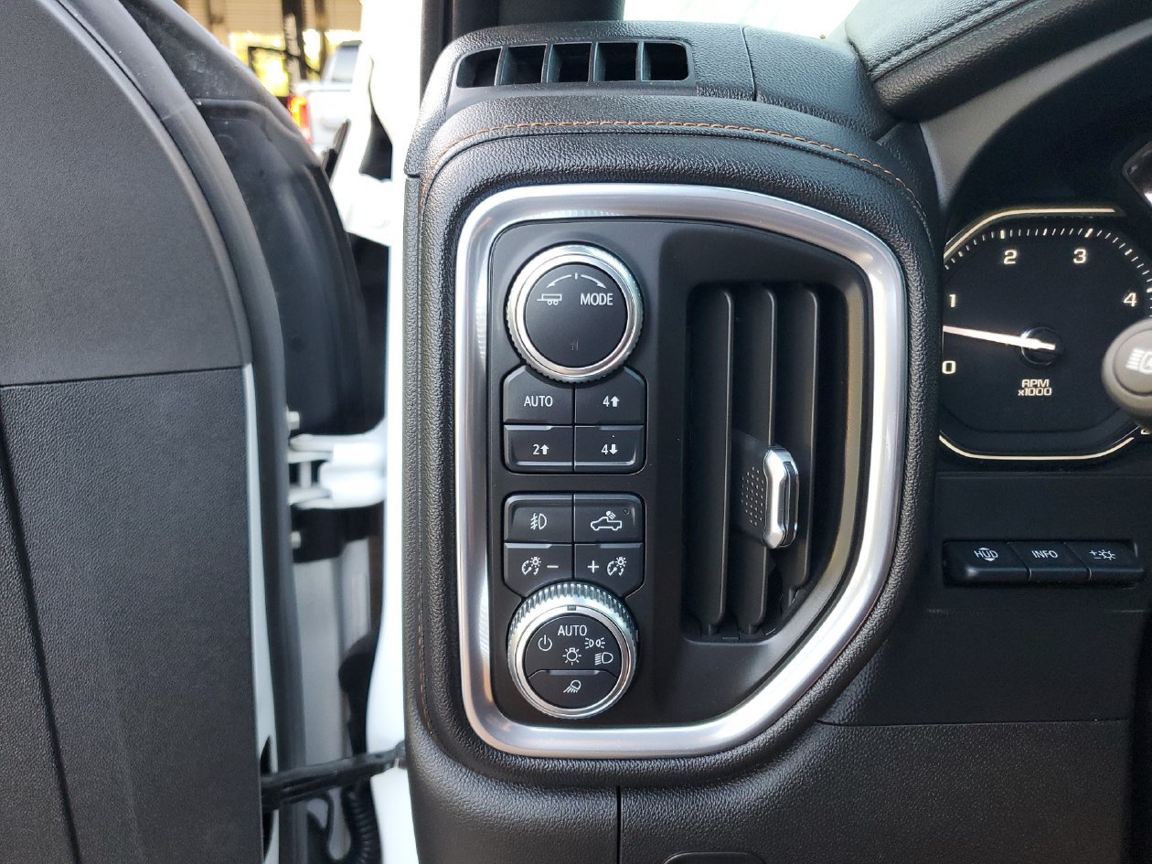 Used 2021 GMC Sierra 2500 AT4 w/ AT4 Premium Plus Package AWD/4WD image 30