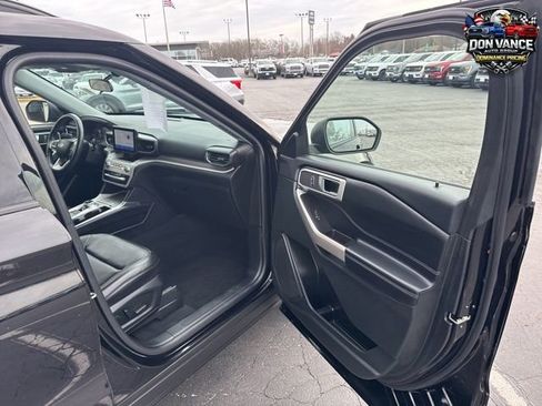 Used 2023 Ford Explorer XLT w/ Equipment Group 202A AWD/4WD image 33
