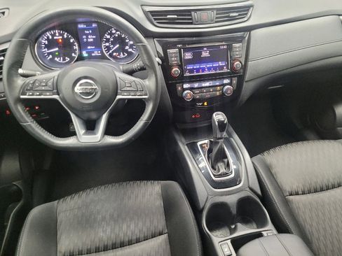 Used 2018 Nissan Rogue SV AWD/4WD image 22
