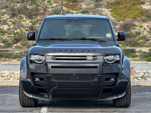 Used 2025 Land Rover Defender 110 V8 image 10