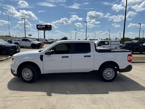 Used 2022 Ford Maverick XL FWD image 3