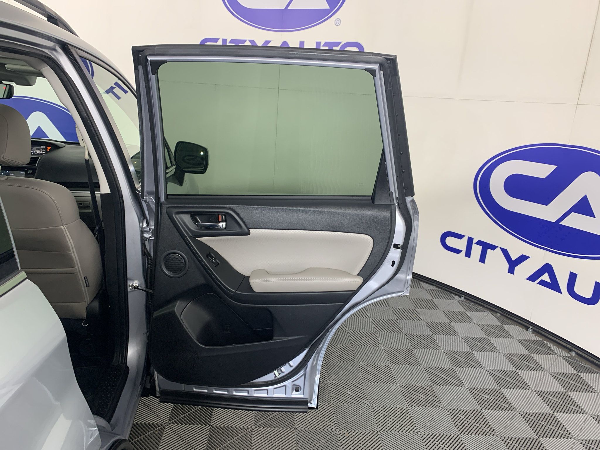 Used 2017 Subaru Forester 2.5i Limited AWD/4WD image 33