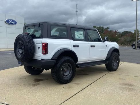 New 2025 Ford Bronco 4-Door w/ Sasquatch Package AWD/4WD image 3