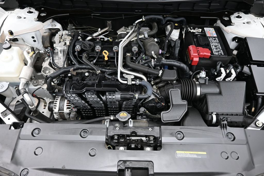Used 2025 Nissan Altima 2.5 SR FWD image 16