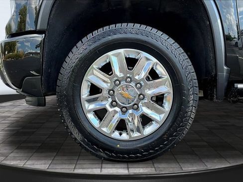 Used 2024 Chevrolet Silverado 2500 High Country w/ High Country Premium Package AWD/4WD image 34
