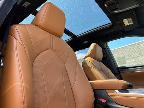 New 2026 Toyota Highlander Platinum AWD/4WD image 18