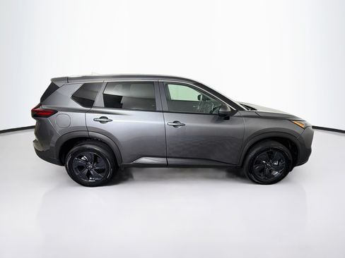 Used 2026 Nissan Rogue SV FWD image 10