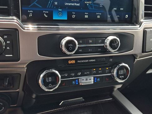 Used 2022 Ford F350 Platinum AWD/4WD image 15
