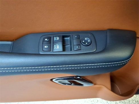 Used 2023 Dodge Challenger SRT Hellcat image 11