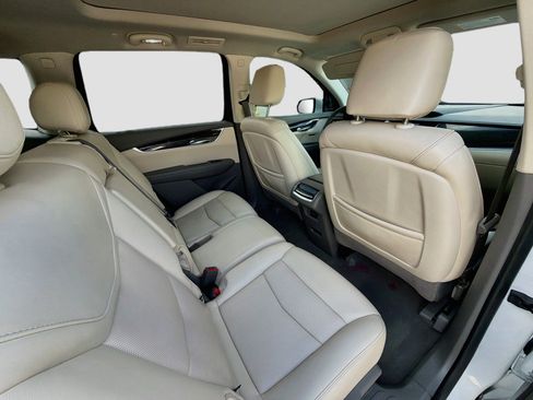 Used 2022 Cadillac XT6 Premium Luxury FWD image 29