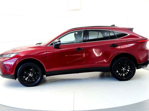 Certified 2023 Toyota Venza Nightshade image 3