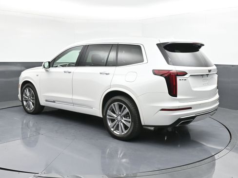 Used 2023 Cadillac XT6 Premium Luxury image 6