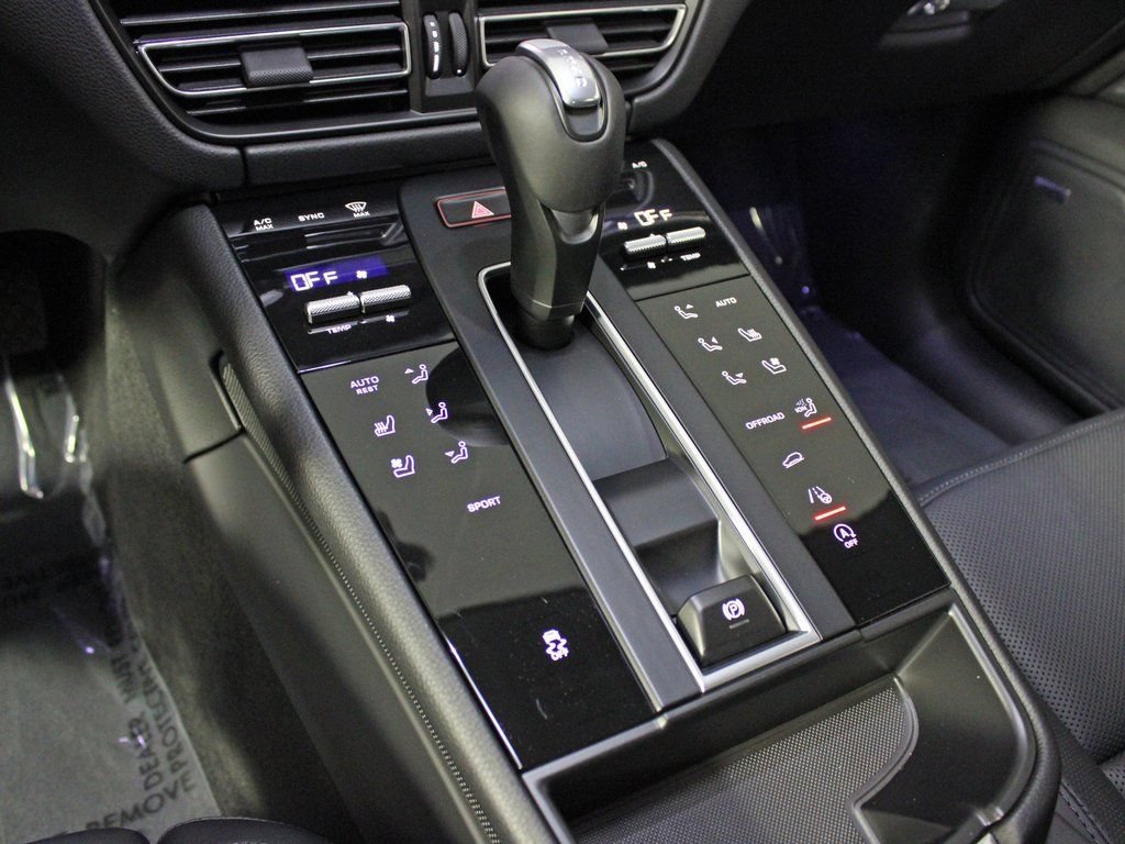 Certified 2026 Porsche Macan AWD/4WD image 29