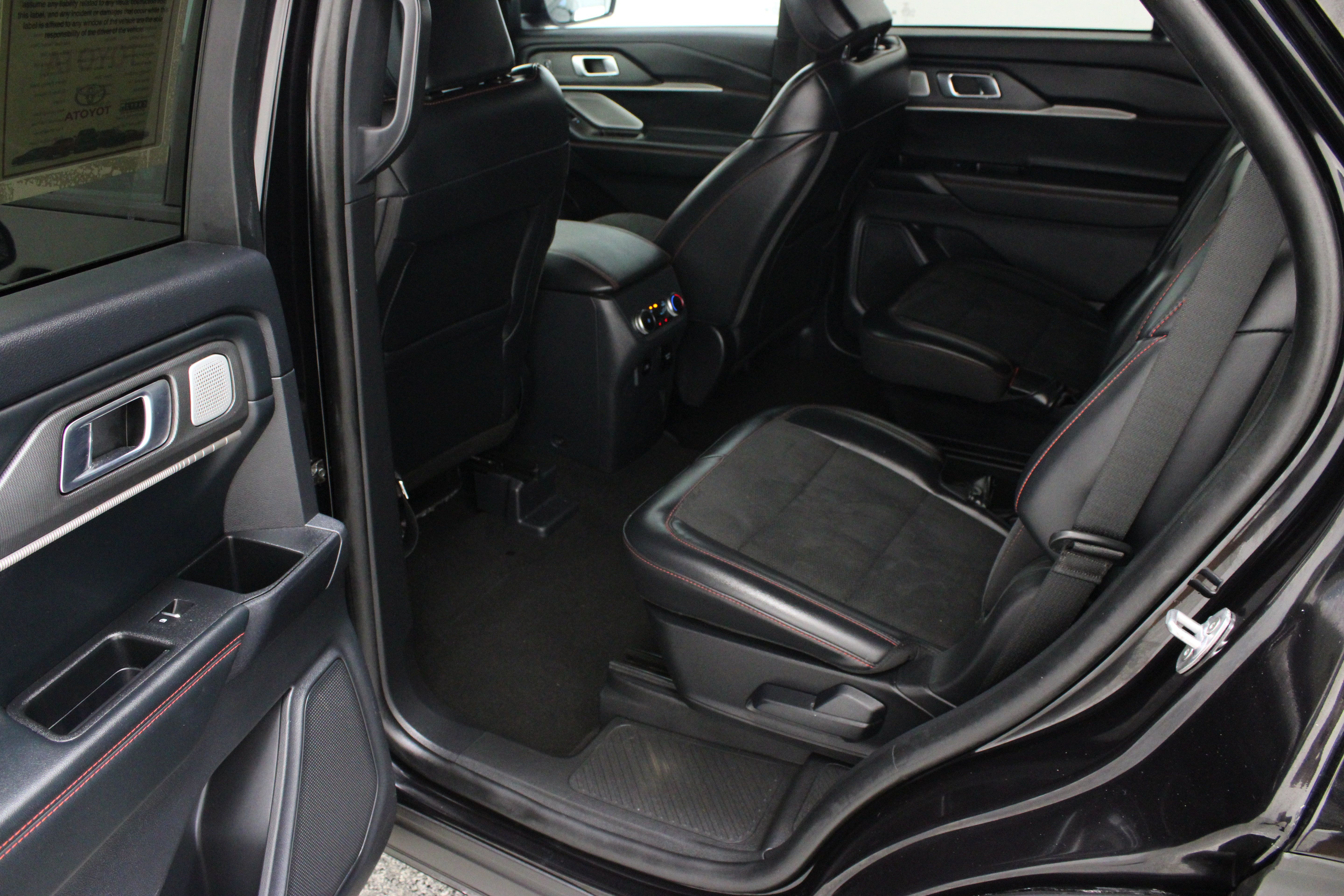 Used 2025 Ford Explorer ST w/ Sun And Sound Package AWD/4WD image 28