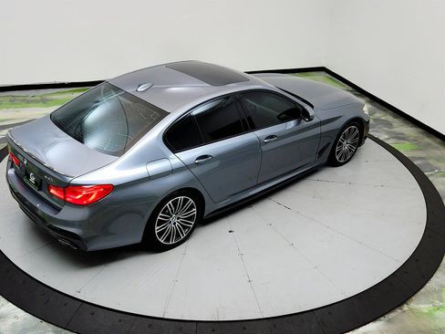 Used 2019 BMW 530i w/ M Sport Package RWD image 35