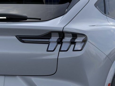 New 2025 Ford Mustang Mach-E Premium image 22