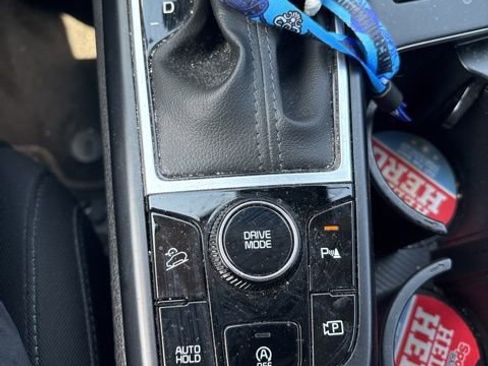 Used 2023 Kia Sportage LX image 18