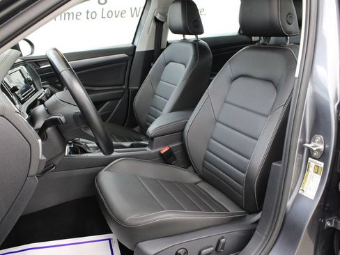 Used 2024 Volkswagen Jetta SE FWD image 14