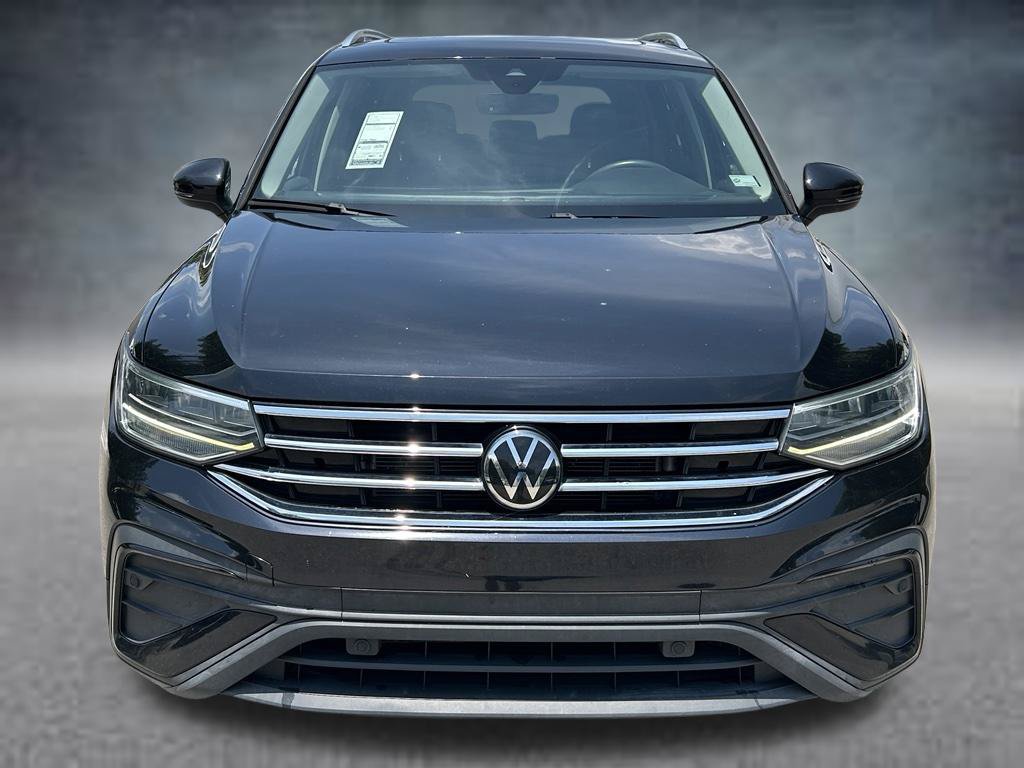 Used 2022 Volkswagen Tiguan SE FWD image 2