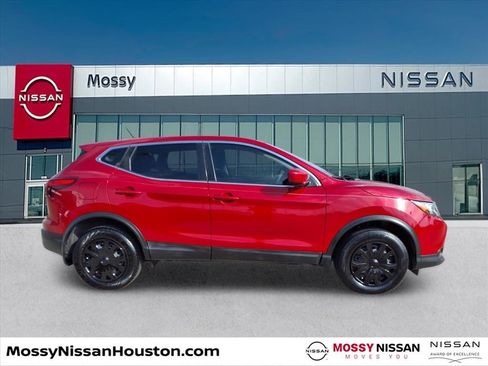Used 2018 Nissan Rogue Sport S image 8