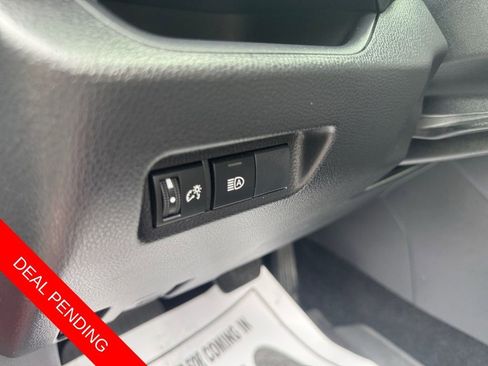 Used 2022 Toyota RAV4 LE AWD/4WD image 26