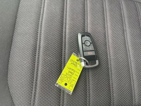 Certified 2019 Ford Fusion SE image 61