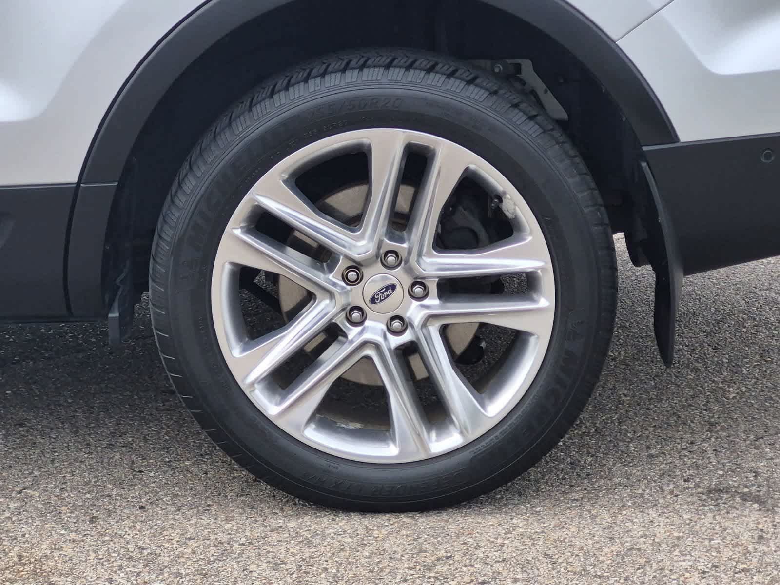 Used 2017 Ford Explorer Limited w/ Equipment Group 301A AWD/4WD image 14