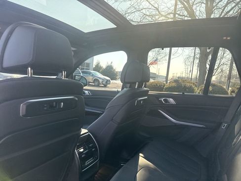Used 2025 BMW X5 M60i w/ Executive Package image 5