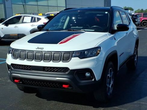 Used 2022 Jeep Compass Trailhawk w/ Trailhawk Convenience Group AWD/4WD image 2