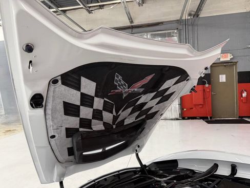 Used 2016 Chevrolet Corvette Z06 w/ 3LZ Preferred Equipment Group image 13